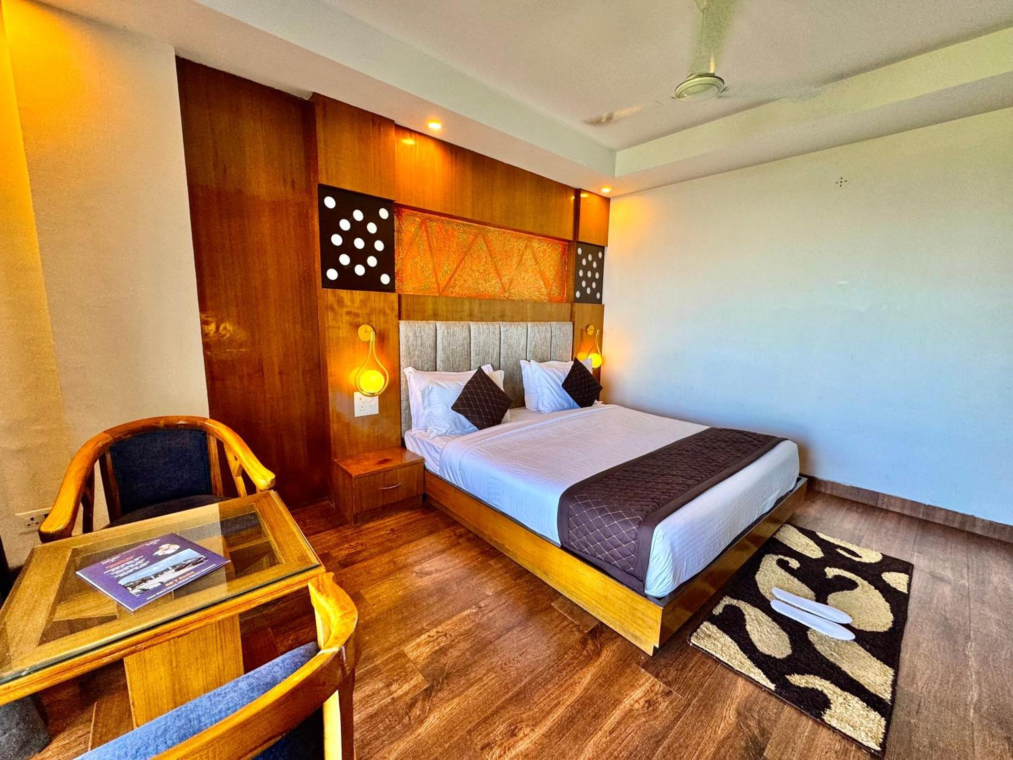Ab'S Abode-A Boutique Hotel Mussoorie Exteriör bild