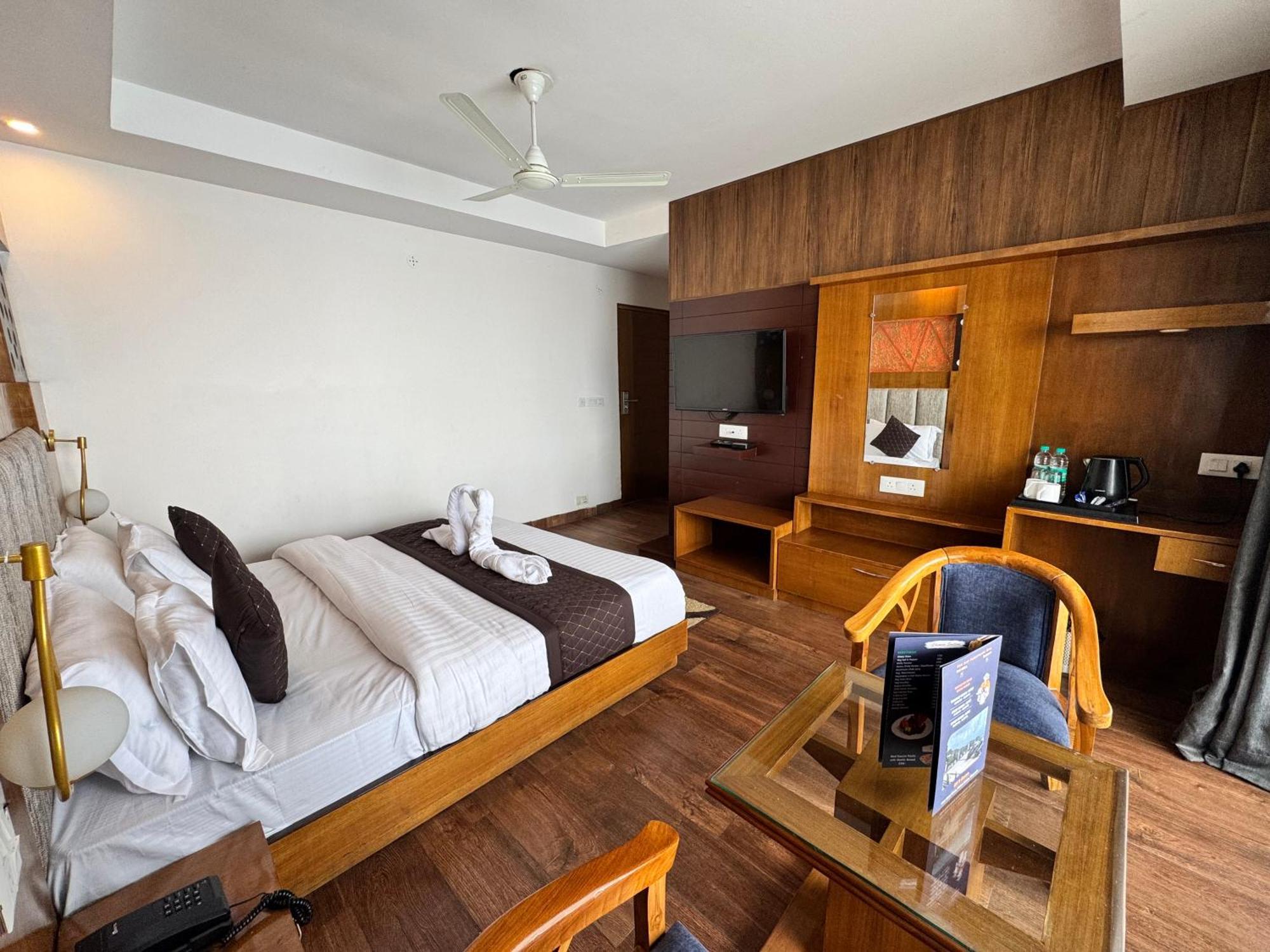 Ab'S Abode-A Boutique Hotel Mussoorie Exteriör bild